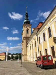 Výstava a benefiční koncert na Velehradě